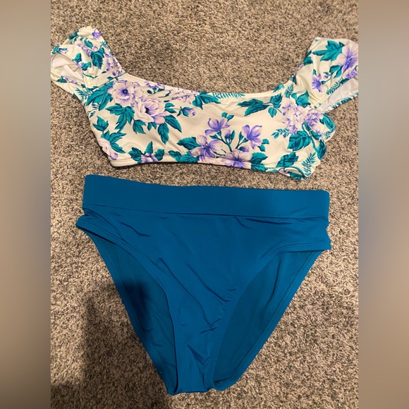 Beautiful pair of mix and match NWT high waisted old the shoulder swim suits - Picture 6 of 10